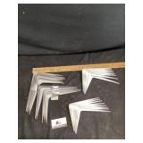 Shelf brackets
