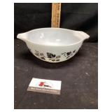 Pyrex bowl number 35