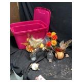 Tote with lid and vases