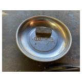Magnetic hardware tray