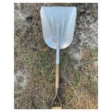 Aluminum scoop shovel