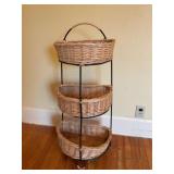Free standing basket storage