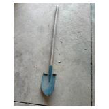 Snow shovel