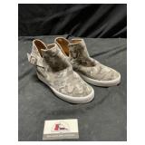 Pink lily womenï¿½s shoes size 7 1/2