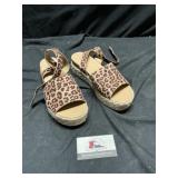 Soda womenï¿½s shoes, size 8