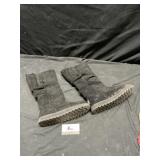 Skechers womenï¿½s boots size 8