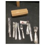 Flatware set of 4