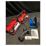 4 electric razors, untested