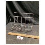 Wire magazine rack
