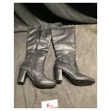 Womenï¿½s boots size 8