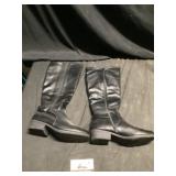 Womenï¿½s boots size 8