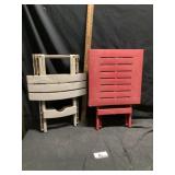 Collapsible plastic tables