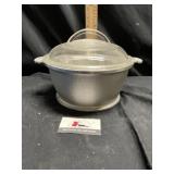 Guardian service pot with lid