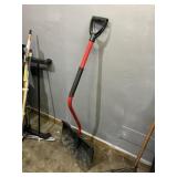 Snow shovel