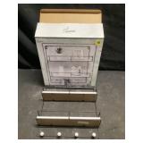 Double wall shelf with knobs