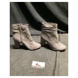 Bonnibel womenï¿½s boots size 8 1/2