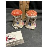Oriental salt and pepper shakers