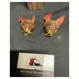 Walnut chicken salt and pepper shakers
