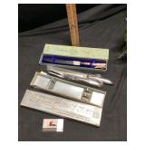 Two piece carving set and birthday cake knife
