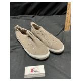 Corkyï¿½s shoes, size 8