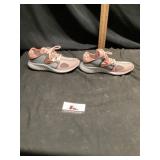 Adidas bounce shoes size 8 1/2