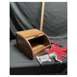 Roll top bread box