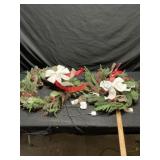 Holiday wreaths need batteries