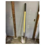 Sand shovel