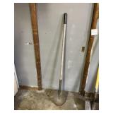 Sand shovel