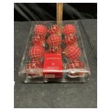 Shed a resistant ornament set