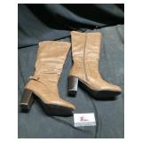 Womenï¿½s boots size 8