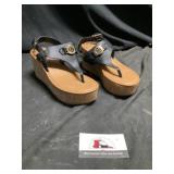 Tommy Hilfiger womenï¿½s shoes size 7 1/2