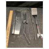 Grill light utensils