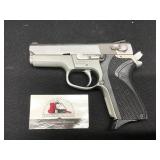 Smith and Wesson 6906 9 MM
