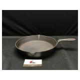 Pre 1900 Gate marked # 8 Cast Iron Skillet