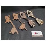 2 pair of Vintage Ice Skates ( 1 Union Hardware