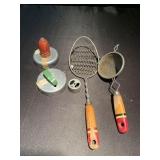 Miscellaneous kitchen utensils