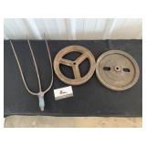 Pitch fork end and metal pulleys