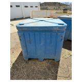 Plastic 4ft x 4ft x 4ft doublewall container w/lid