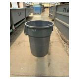 1- Plastic trash w/drain holes