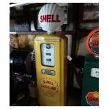 Shell gasoline pump. Glass globe. Tokheim.