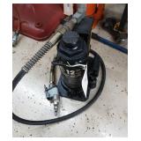 Hydraulic bottle jack. 12 ton.