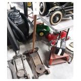 H-W 1.5 ton floor jack.
