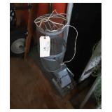 (3) live traps.
