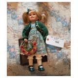 Girl in green sweater - Bisque.