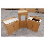 3 PIECE CHILDS WOODEN KITCHEN SET