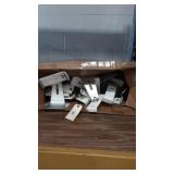 DESK TOP - MONITOR HOLDERSCONTENTS OF BOX-