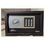 ROYAL SOVERIEGN ELECTRONIC MINI SAFE WITHOUT
