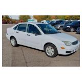 2007 FORD FOCUS WHITE SEDAN
