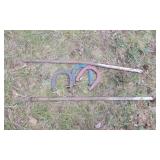 3 HORSESHOES AND STAKES